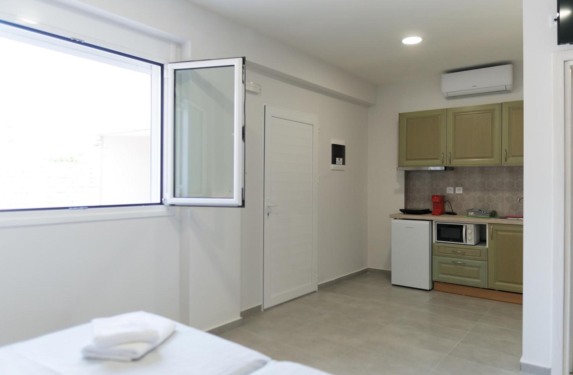 Dion Apartments Лаганас Экстерьер фото